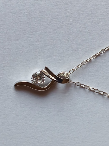 SILVER CHAIN - ZIRCONIA  PENDANT